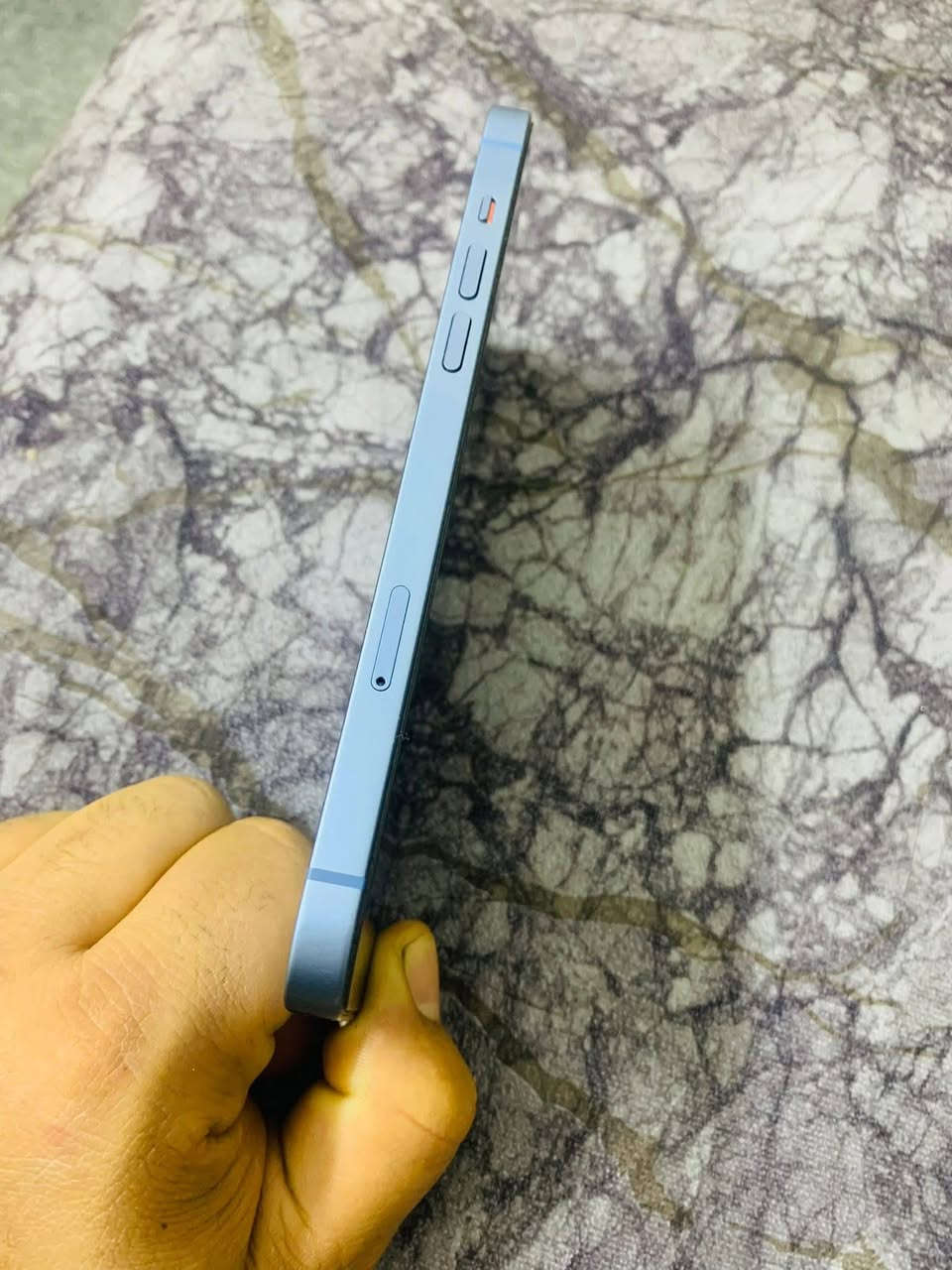 السلام عليكم ايفون 14 بلس🔴
 مو لعادي بلس بحجم 14برو ماكس 🔴
تلفون مكفول من كلشي فقط 🔴
مبدل بطارية اصلية احسن نوعيه بل سوك🔴
مكفول من شخط جهاز جديد بمعنى الكلمة 🔴
شرق أوسط 
ذاكرة 128
نموذجm
بطارية 100
الشحن فول انسى 
مكاني بغداد الدورة ابو دشير 
***********
واتساب او تصال
