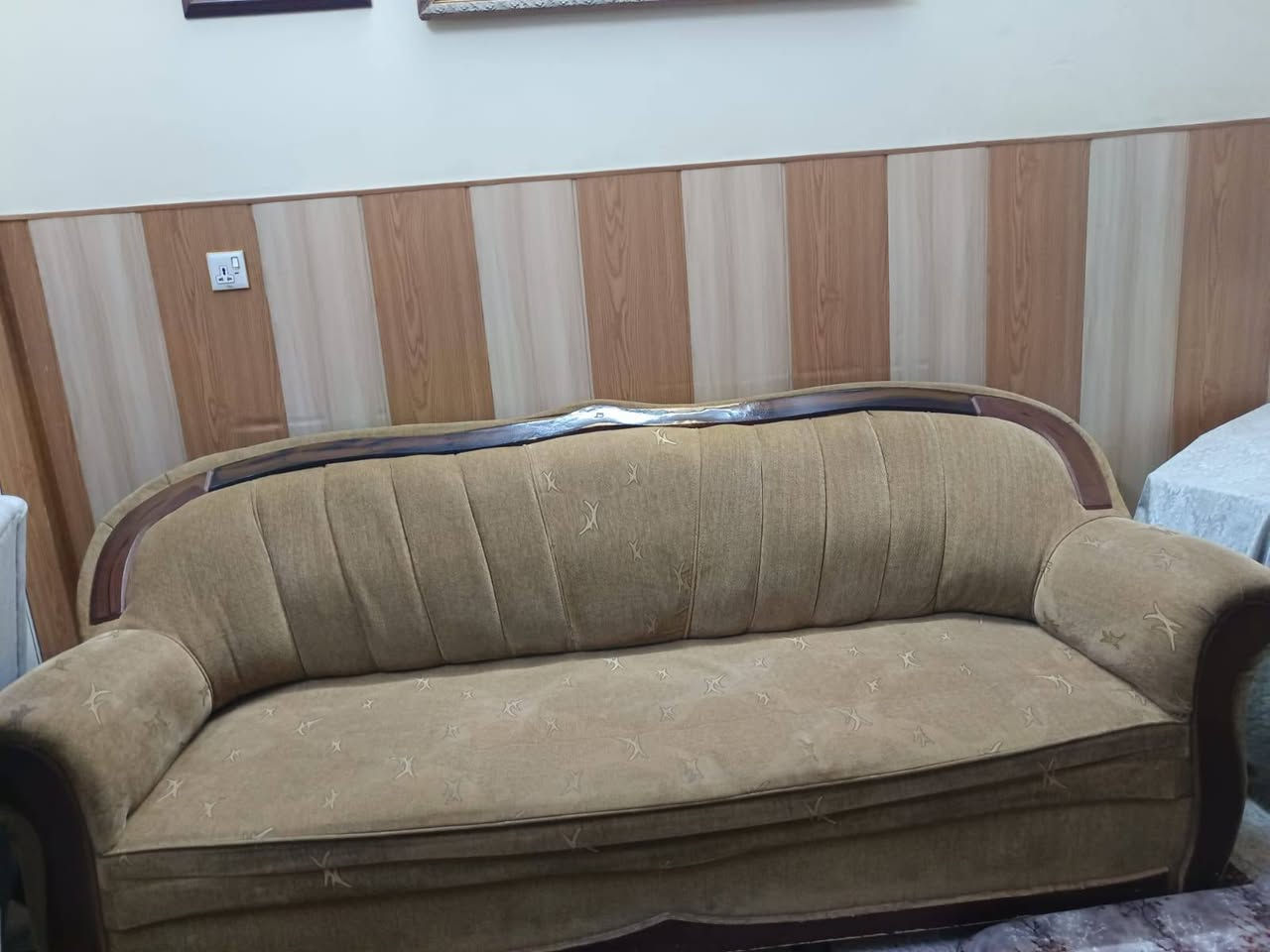 تخم قنفات 10مقاعد بدون ضرر سعر 60شراي تعال خاص او واتساب ***********
