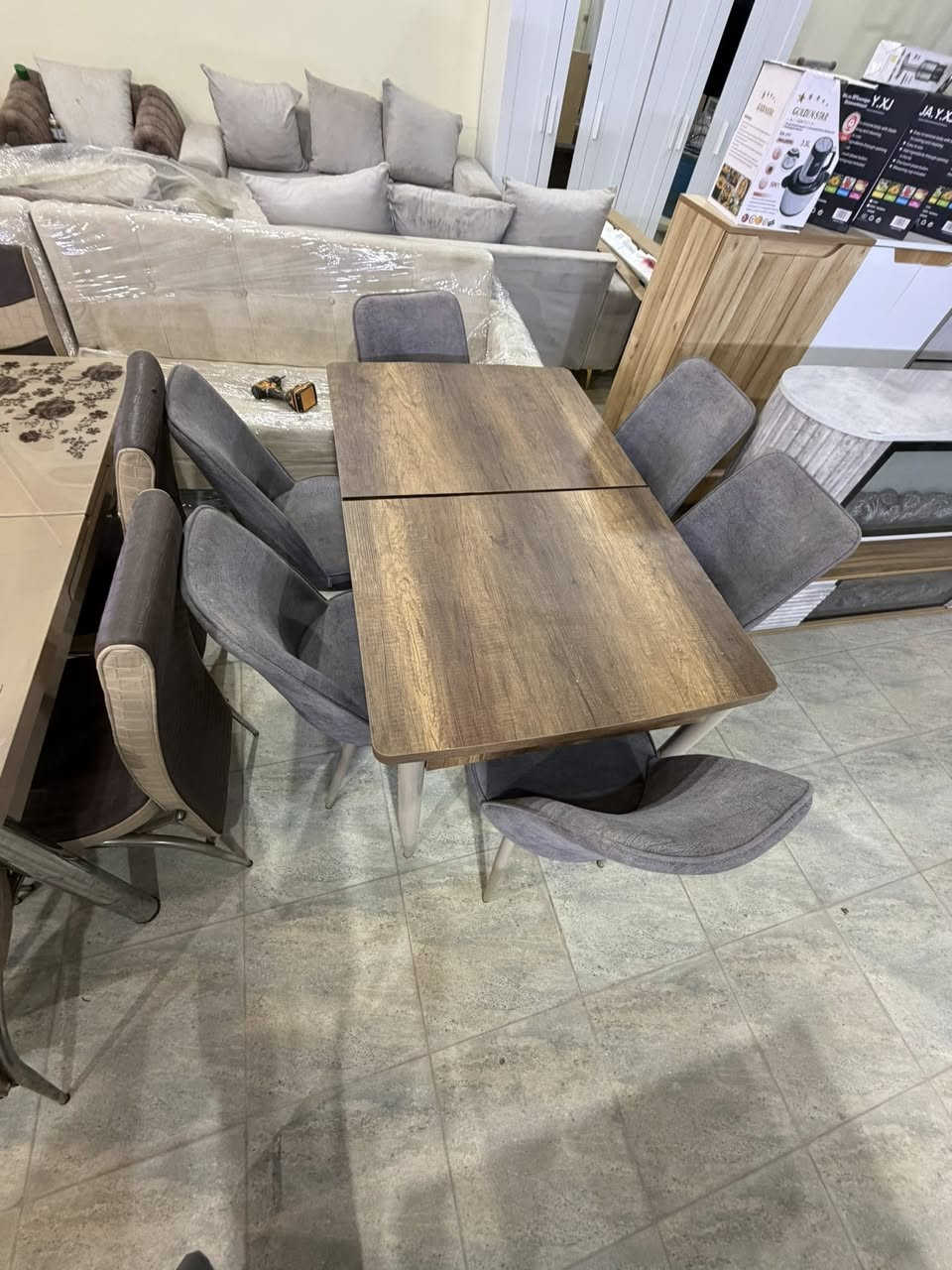 يعلن مجمع تفاليس عن وصول جميع الاثاث المستعمل  والجديد وجميع الاجهزه الكهربائيه زورونا تجدون ما يسركم وما يسعدكم واهلا وسهلا بالجميع وحياكم الله … لطلب والاستفسار مراسلة الصفحه او الاتصال على رقم الواتساب ***********…. العنوان تكريت الديوم شارع 60
— في ‏تكريت. الديوم‏.
