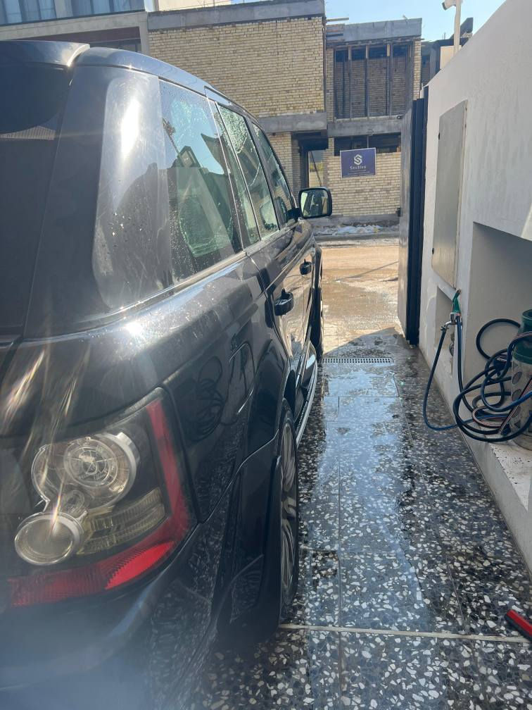 السلام عليكم للبيع رانج موديل 2012 بغداد السنوية مجددة الى سنة 2027 السيارة بيها كازكيت كايم بيها وبيها صبغ بنيد وصبغ قليل جاملغ خلف السايق قمارة بيها جراد كلير غرفة نظيفه كهريائيات شغالة السعر125الف دولار وبيه مجال مكان السيارة بغداد اخوان مكلف بلنشر راسل صاحبها وافتهم التفاصيل ***********
***********  الشراي يتصل وبلخدمة بغداد, العراق
