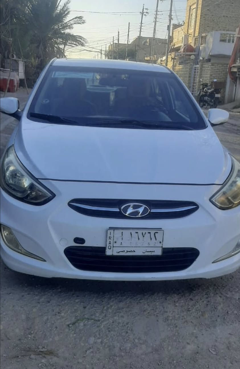 السلام عليكم اكسنت موديل ٢٠١٦ ماشيه١٠٠ صبغ الجاملغ الامامي الايمن الهلال فقط فول مواصفات تحويل ثاني يوم باسمي السعر ١٢٥ بيها مجال محرك كير مكفول مكينه ١٦٠٠تخم تاير السياره جاهزه اتصل ***********
