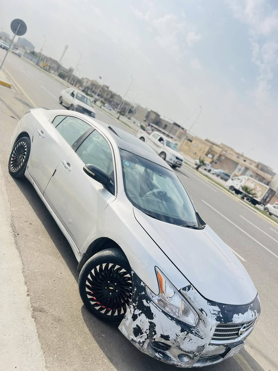 نيسان مكسيما 
2013 وارد امريكي 
ضرر جاملغ الايمن والايرباك ( بالعراق طخات بسيطة) 
المواصفات فول 1/1
فتحة 
بصمة تشغيل
بصمة ابواب 
شاشة
تبريد + تدفئة 
تحكمات ستيرن
كشنات كهرباء
كامرة خلفية
كشنات تبريد + تدفئة
سستم سماعات +( دمام) 
منضومة لايتات زنون عالي ناصي 
ويل هايبر كروم حجم 17  
تخم نوزل تخم بلك تخم مجاول جدد

سيارة نواقصها ( طوافة بانزين+ حساس صالنصة)

*********** واتساب + اتصال متواجد على الفيس
