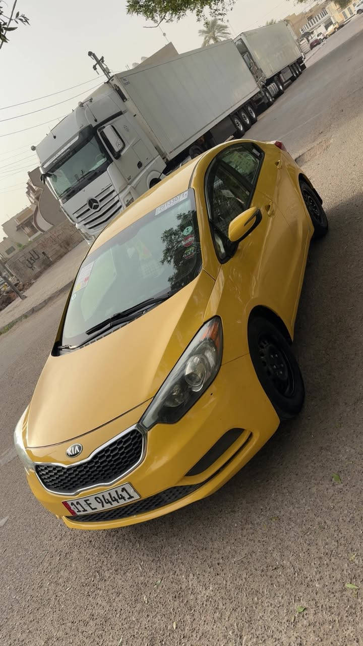 السلام عليكم كيا فورتي للبيع موديل 16 حادث جاملغ و باب الايسر سياره جاهزه رقم انكليزي مصفره هيئه تحويل مباشر تخم تاير مدوشمه عام السعر 98 ورقه و بيها مجال حك الجيه (***********)
