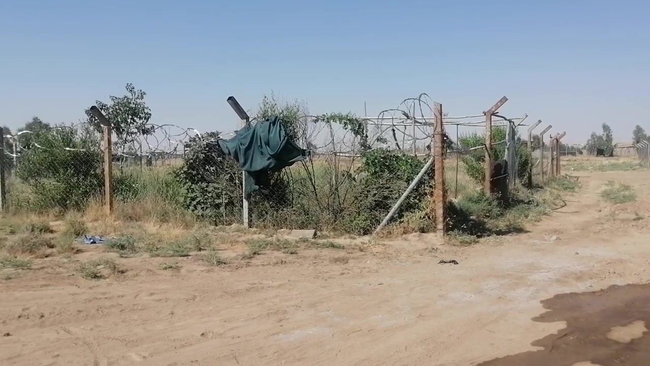 السلام عليكم قطعت أرض مساحة ٥٤٠متر واصلها شارع مي كهرب مكان الحاوي تحديدآ مقابيل إيهاب مسلط.
***********

