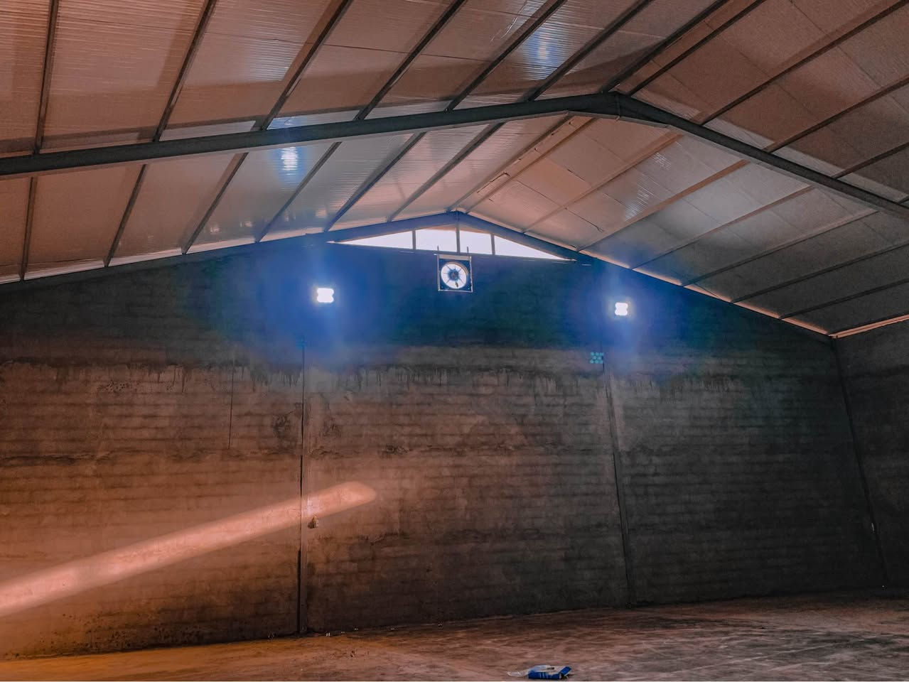 مخزن للايجار 
المساحة 600م
العنوان مجاور طريق النيل القديم (طريق حله-بغداد)
يحتوي مكتب+ صحيات

للاتصال *********** حلة, بابل
