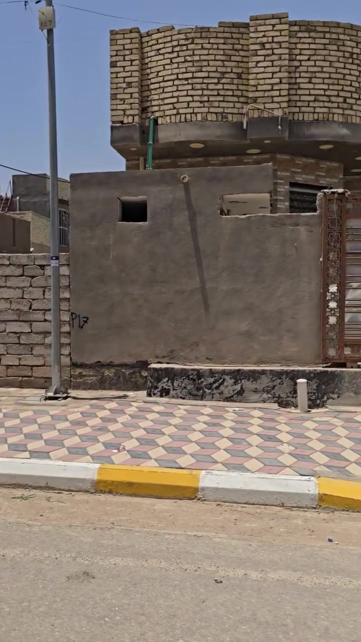 أللهم صل على محمد وآل محمد
🏠دار للبيع🏠( سعره حلوه ان شاءالله )
⭕العنوان: حي الجهاد 
 ⭕ خلف المحكمه قريب على بيت استاذ مهدي معبد 
____
🌿طابو صرف
🌿بناء حديث 
🌿 مسلح 

♦️المساحة :   ١٥٠
♦️الواجهة  :  ٧ ونص
والطول  :     ٢٠
----------------
تفاصيل الدار 🏠 
__ _________
🌿استقبال 
🌿عدد غرف  ١
🌿صاله كبيره 
🌿مطبخ
🌿مجمع صحي عدد ٢
 داخليه وخارجيه 
فوك 
صاله كبيره ممكن تصير غرفه
وصحيات 
وسطح 
ممر حول البيت 
______________
    ⭕ البيت نظيف  جدااا ومابيه اي نقص البيت جاهز ⭕
     ♦️♦️♦️كل التفاصيل داخل الفيديو للاستفسار اكثر الاتصال او مراسله الصفحه ♦️♦️♦️
للأستفسار الاتصال على الأرقام 
***********
***********

                  ♦️ومن الله التوفيق ♦️
___________
                        مكلف بالنشر
