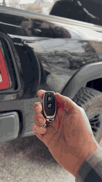 عالم السيارات ***********
بغداد شارع فلسطين ساحة النادي التركماني
