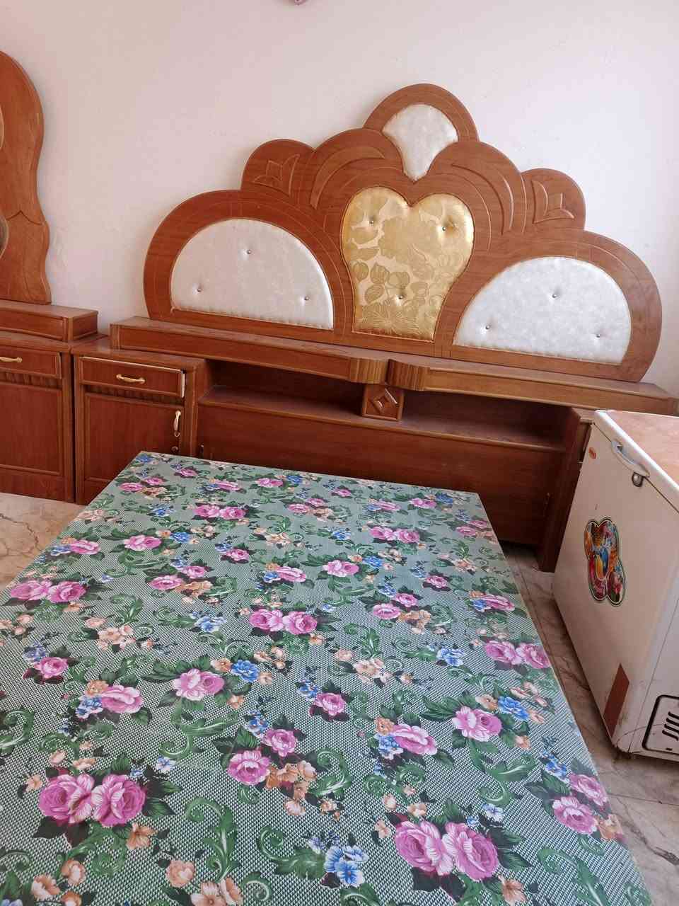 سلام عليكم كاونتر مترين ونص فقط كاونتر +مجمده ب ١٥٠ الف شرط التجميد +ثلاجه ب ٢٠٠ وبيهامجال +غرفه جديده صار شهرين من اشتريناها بعتها لوك #بمليون_و٢٥٠ الشراي يجي خاص او يتصل ***********
