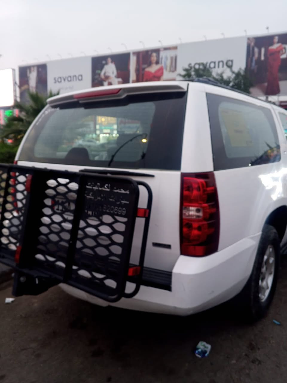 سلام عليكم شوفر 2008 طبله وحده سياره 
بيها خط رسمي موصل بغداد السياره جاهزه تبريد تدفئه
كير مكينه مكفولات حداديه وصدر وتايرات نص عمر 
حادثها جاملغ خلفي يمنه  السعر 155 وبيها مجال للطيبين مكانها بغداد الشعب ***********
