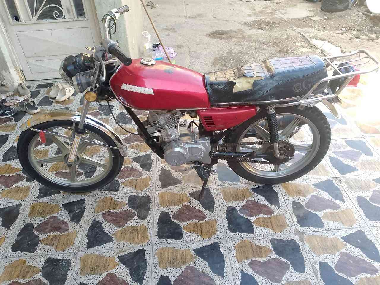 دراجه 4 كير كلك كلك كلك ابيع كوم حديد السعر 250 اني اشتريته على هل وضع وابيع كوم حديد  ***********‬‏
