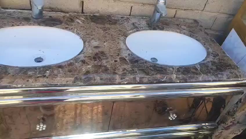 للبيع مغسله مرمر كومدي بيه جرارات ومبرده نضيفه شرط الشغل اتصل علا رقم ما متواجد بل فيس ***********
