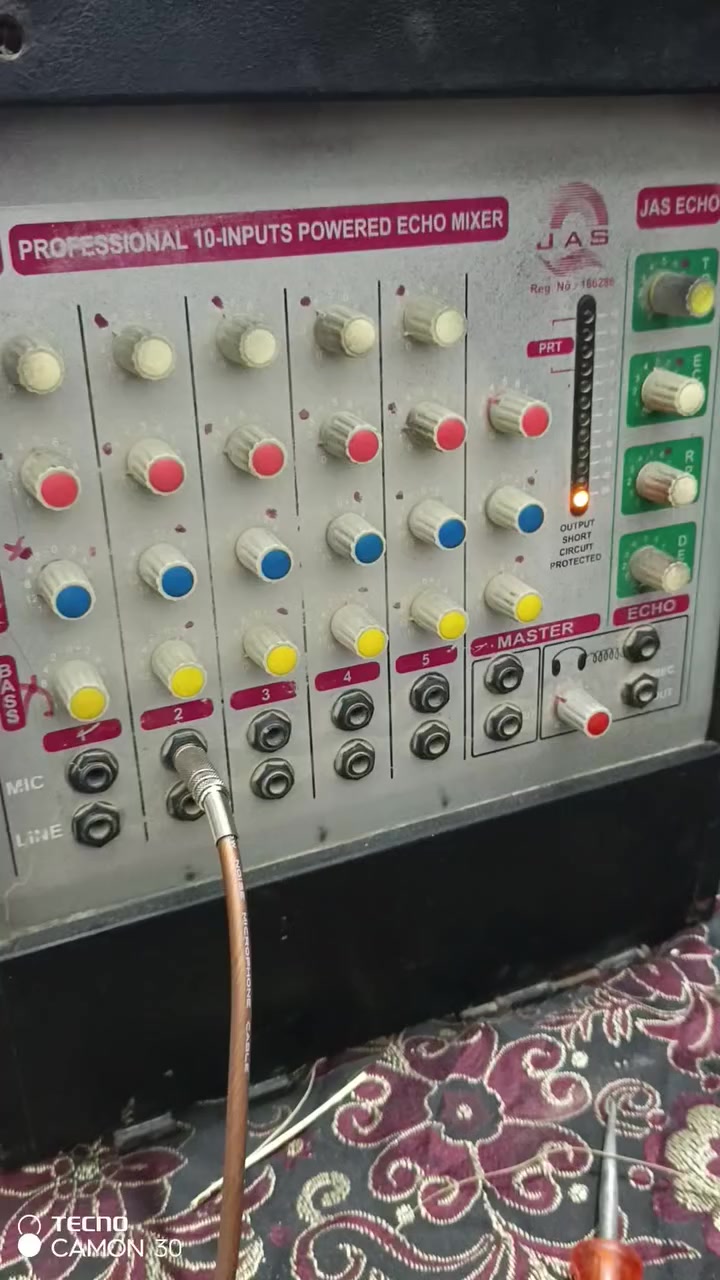 ياالله
جهاز جاسكو خط واحد السعر 125 الف الجهاز كما موضح بالفديو شوف الفديو

***********
