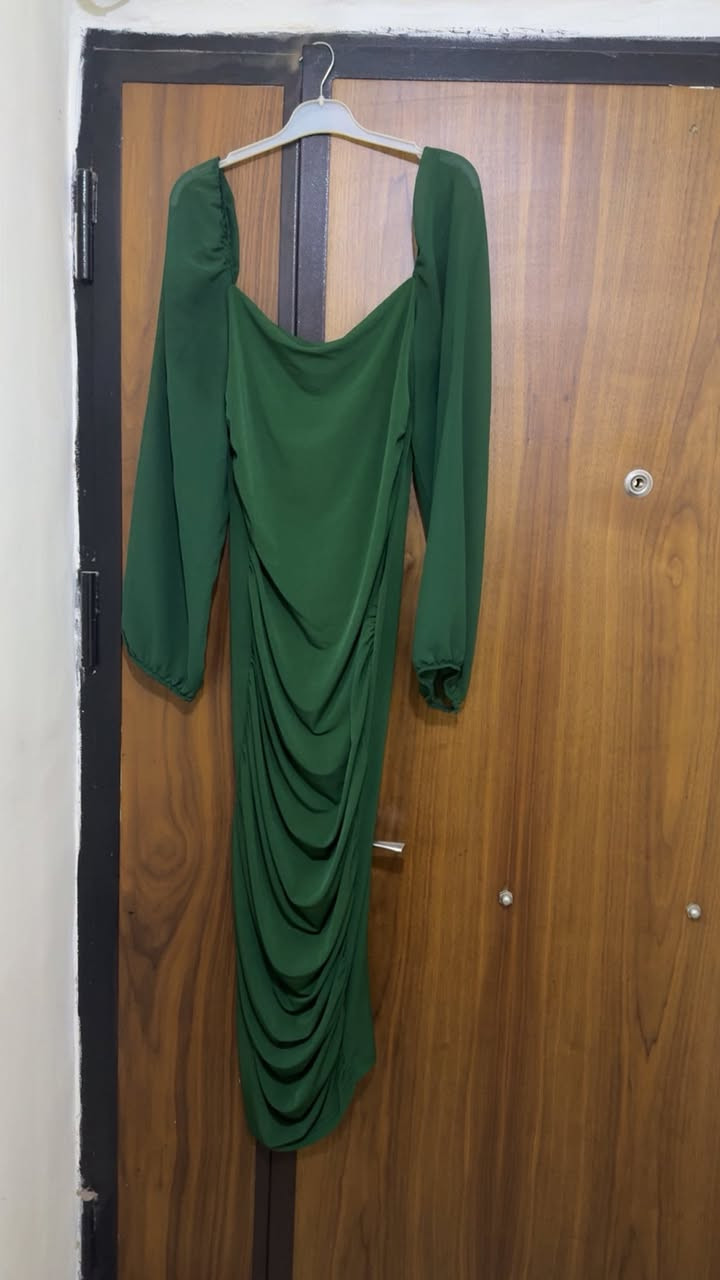 مرحباً بنات ، عندي ذولي الفساتين اريد ابيعهم
الاخضر 15 الف يلبس لحد وزن 75 او 80 
الدانتيل اخذتة بـ35 اريدة  15 يلبس لحد وزن 75 ( مملبوس جديد من ايد المندوب للكنتور ) 
و الماروني 15 الف يلبس لحد وزن 80 
وكلهم يخبلون ع الجسم ياخذون قالب


**إذا كنت صاحب هذا الإعلان وتريد حذفه لأي سبب، رجاءا أرسل رسالة إلى الدعم الفني**