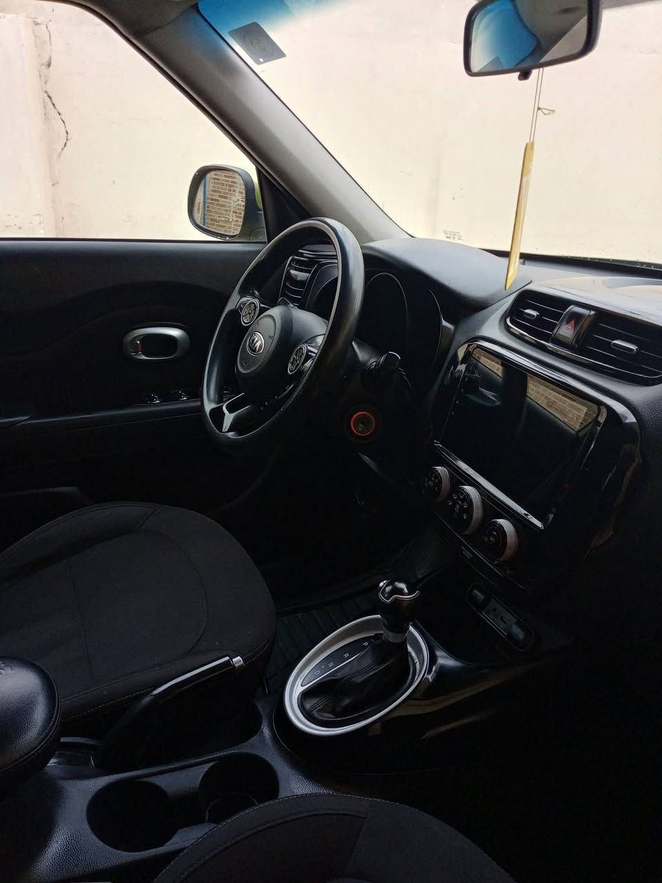 السلام عليكم صول 2017 وارد امريكي ماشيه 64 الف بيه بكانات رش تقريبن اربعه كطع سياره حلوه وجاهزه حداديه مكينه كير تخم تاير كله كفاله رقم بغداد الجديد تحويل مباشر شاشه جبيره كامره عل بك 100 وبيه مجال الاستفسار ***********
