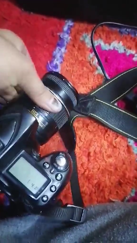 سلام عليكم عدي كامره جديده لبيع  نوع  نيكون D90 الزون 55 وياهه شاحنه وجنطه سعره 300 مكان الديوانيه قضاء الشافعيه  مكلف بنشر اتصل ع رقم راعيه *********** بي واتساب
