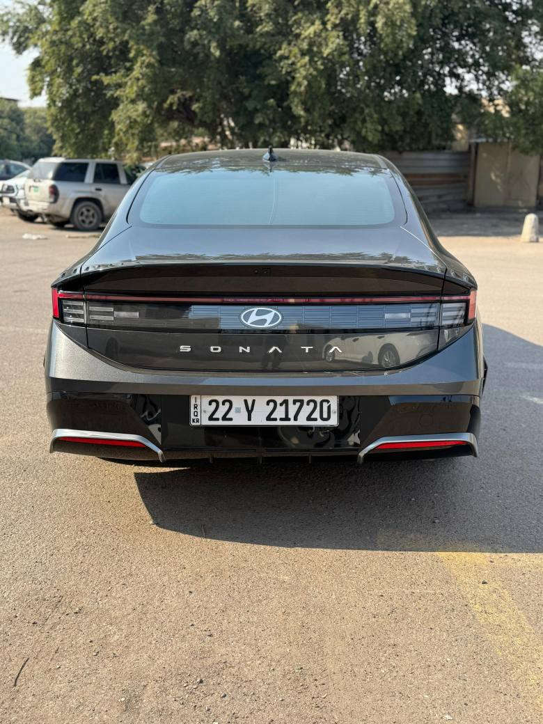 🔴سوناتا  الشكل الجديد 🔴
مكينة 2.500
‏HYUNDAI SONATA 2024
بدون ايرباك بدون دواخل
🔴. حادثها السياره طخة بسيطه بالبنيد فقط جاملغ بارد فقط مال جني
الباقي مكفول عالفحص ابيع
🔴سياره رقم اربيل وهزا  جديد باسمي تحويل  
مكينة 2.500 طيااررره 🚀🚀
مواصفات راح اذكرهن 
بصمة دخول ذكي  
شاشة ع طول الدشبول 
تحكم ستيرن 
رادار امامي معا تحديد مسافة سيارة كدامك 
رادار خلفي 
رادار جانبي 
اوتو ستوب خلفي 
اوتو ستوب امامي 
شفتات ستيرن 
كشنات كهرباء وفول ايرباك 
كشنات تدفئه 
كير تعليك 
شحن لاسلكي 
حساس فتح جنطة الخلفية 
تشغيل عن بعد 
نظام خروج عن المسار 
نظام قيادة ذاتيه 
تبريد منفصل قطعتين امامي 
جامات اوتو 
نظام اوتو هولد مال ازدحامات 
هندبريك بصمة 
انظمة قياده سبورت ونورمات وكمفورت  وايكو 
كاربلي يدعم كافة الانظمة الهاتف 
دبل كزوز 
كامرة خلفية دوارة
دشبول كاربون فايبر 
كشنات ودشبول وبيبان لون سموك 
ويلكب حجم ١٨انج
تايرات بلادية عليها 
بجم زنون 
لد ع طول البجم 
لايتات اوتو 
نقط عمياء 
مراية داخليه تعتيم تلقائي 
شاشة تبريد تحكم كله لمس 
🔴مكاني  بغداد  العطيفية
🔴السعر  198 ورقه
صور الحادث موجوده بالمنشور +ملاحظة تعرضت لطخة من الخلف بسيطة ابيع على وضعها
🔴رقم الهاتف 
:    واتساب + اتصال عالخط
***********    
واتساب او الاتصال عالرقم بغداد, العراق
