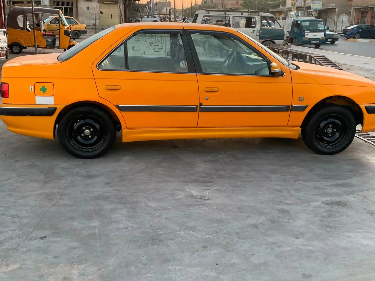 سلام عليكم
سياره البيع بيجو بارس موديل 21
كفله عمه ابيعلك سنور 
بيه طخ بل حملق 
مكينه وكير وصدر شصي مكفولات 
الله شهد سيره نضيفه 
سعر68
وبيه مجل
***********
