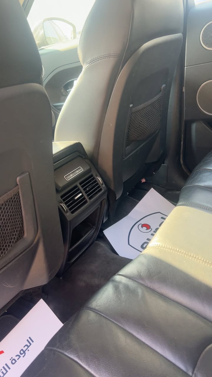 السلام عليكم
رانج روفر ايفوك
موديل ٢٠١٤ فول مواصفات
لون اسود 
عليه تغليف حمايه طافي كاامل
محرك ٤ سلندر 
٢٠٠٠ توين تيربو
 السقف بانوراما 
كشنات كهربائيه
كشنات خزن
تدفئه تبريد بلكشنات الاماميه والخلفيه 
الداخل جلد اسود 
تبريد تدفئه شغال وقطعتين 
اشاره ترحيب بلمري
المري شفط 
الجنطه فتح واغلاق كهربائي
انضمه قياده ٣ 
تحكمات ستيرن
شفتات ستيرن
 نضام سماعات عالمي
بعد بيهه هواي مواصفات ما اعرفهن
سياره ماشيه ١٧٠ كم
حادثه فقط باب عكس سايق بسيط
 مكان سياره  بغداد 
وسياره نضيفه كلشش
ترهم مراوس او بيع بنقد 
***********
متواجد واتساب فقط
