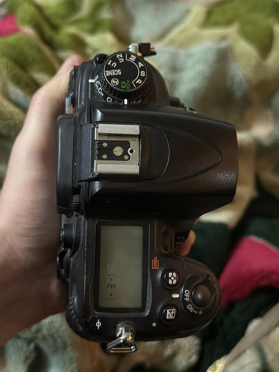 كامره نيكون d7000 استخدام شخصي مع عدسه 18/140 وشاحنه وبطاريه ..
السعر 400 الف..


**إذا كنت صاحب هذا الإعلان وتريد حذفه لأي سبب، رجاءا أرسل رسالة إلى الدعم الفني**