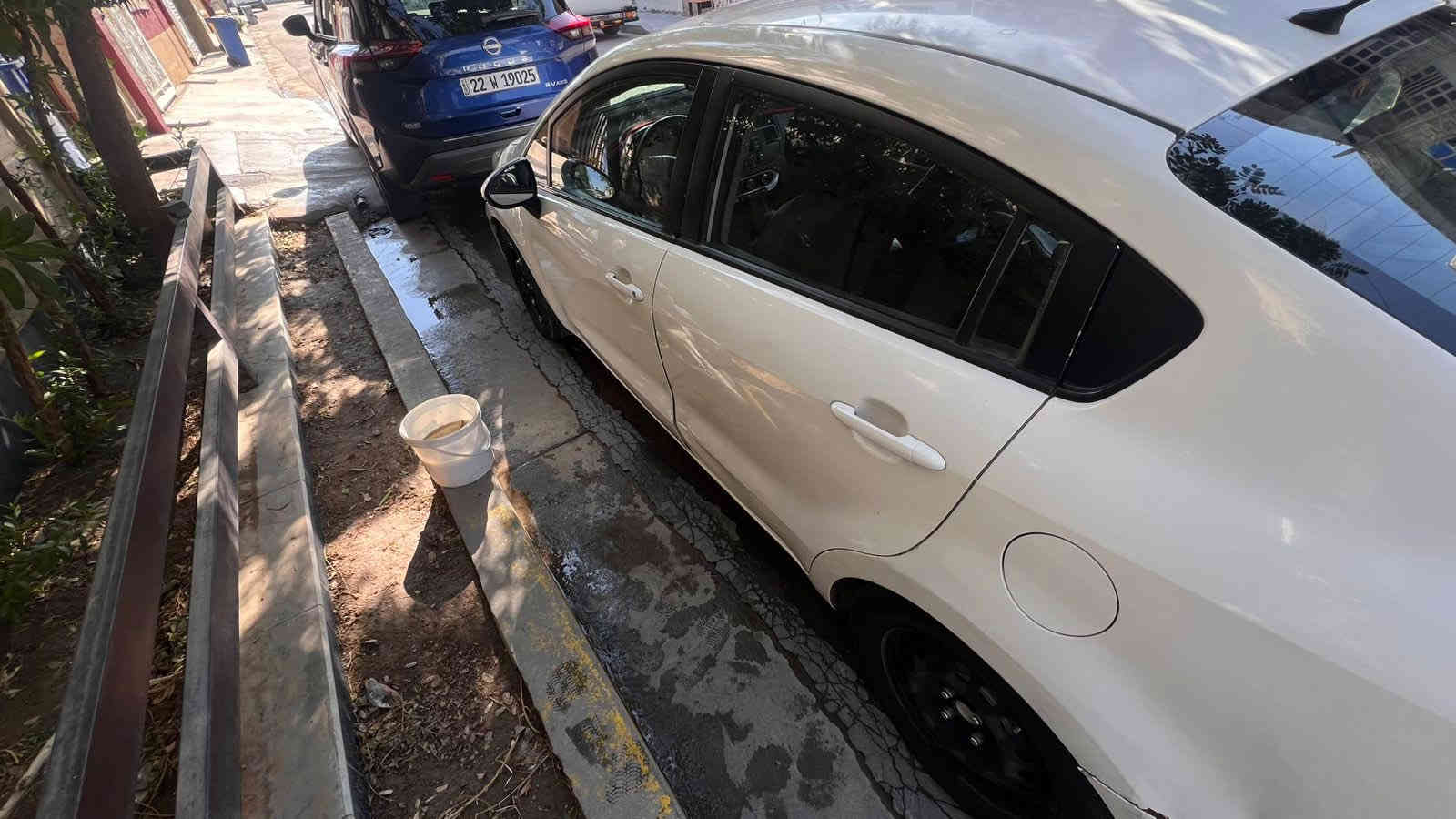 كيا ريو   موديل٢٠١٣  للبيع  
وارد خليجي تبريد ثلج بدون صبغ    
مسجل بلادي    (بلوتث) سيارة نضيفه  
دوشمة  جديدة  رقم  شمالي سليمانية  الجديد 
للبيع سعر ٩٠  بيها مجال بسيط  
للتواصل  ***********
