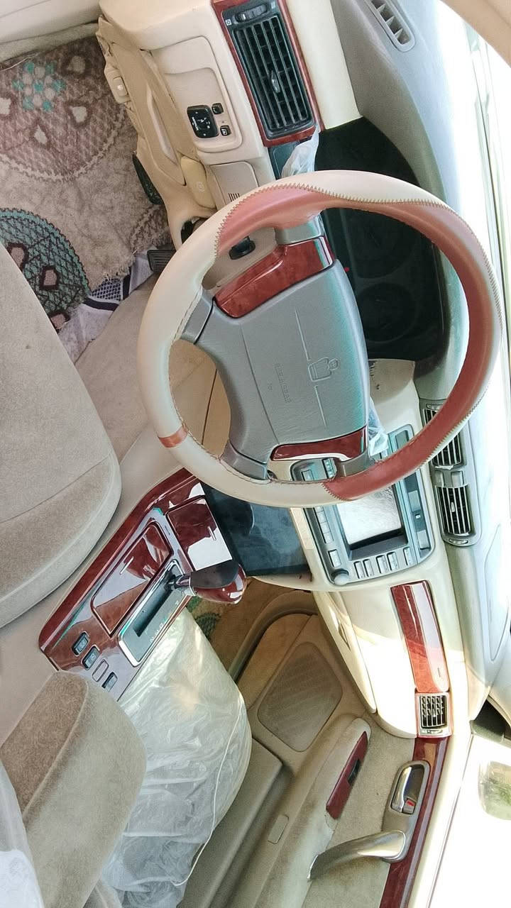 ملكه للبيع ادوات ادوات گصه قماره فقط دخول جديد كرستال أصل 3دگم شاصي 75 محرك ديفور  الكبير 4كشنات كهرباء ستيرن كهرباء شاشه تبريد ثلج حداده مشط كارتون برده خلفيه بيها رقم وسنوية شمالي نگليزي على رقم الشاصي السعر 43 وبيها مجال رقم صاحب السيارة *********** بصرة بصرة گرمت علي بيع فقط
