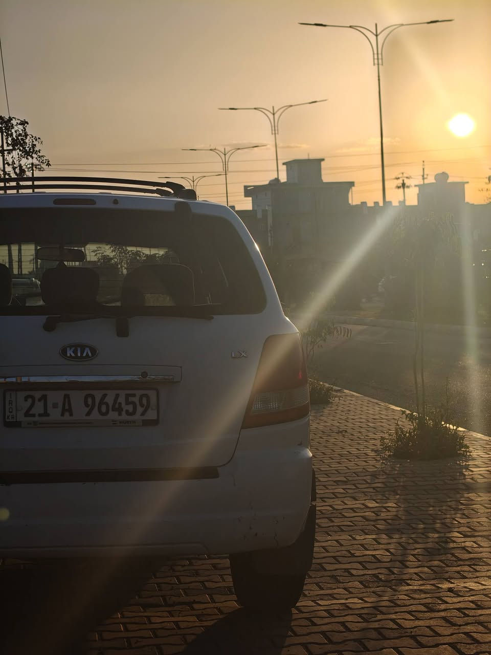 Kia Sorento 2006 ورارد  كندي بدون حادث فقط جاملغ جهة يمنى 6سلندر
اير باك جديد 
تخم تايرات جديد 
دواخل جديده 
تبريد جيد
محرك كفاله عامه 
سعر سياره 70 ورقه 
موقع ديالى جلولاء 
الرقم ***********
