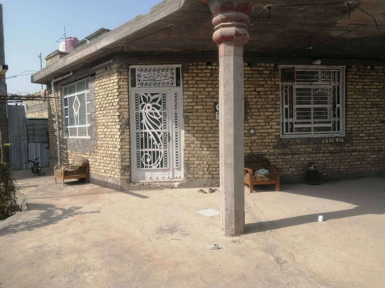 للبيع بيت في ركيه وفاضل   اخوان نزلت من سعره القديم .السعر ١٧٥وبي مجال قليل البيت من داخل كامل فول 
 نهاية شارع ٣٠ شارع المسبح
طابو ٢٥
المساحة الكلية ٤٠٥ متر.. البناء ٢٠٠.
يحتوي على
١.غرفة ٦ب٥
٢.غرفة ٥ب٥
٣.غرفة جلوس ٥ب٥
٤.حولي ٥ب٤
٥.مطبخ ٤ب٤
٦.حمام ٢ب٢.٥
٧.استقبال ٨ ب٥
***********تصال 
***********وتساب 
***********وتساب وتصال
