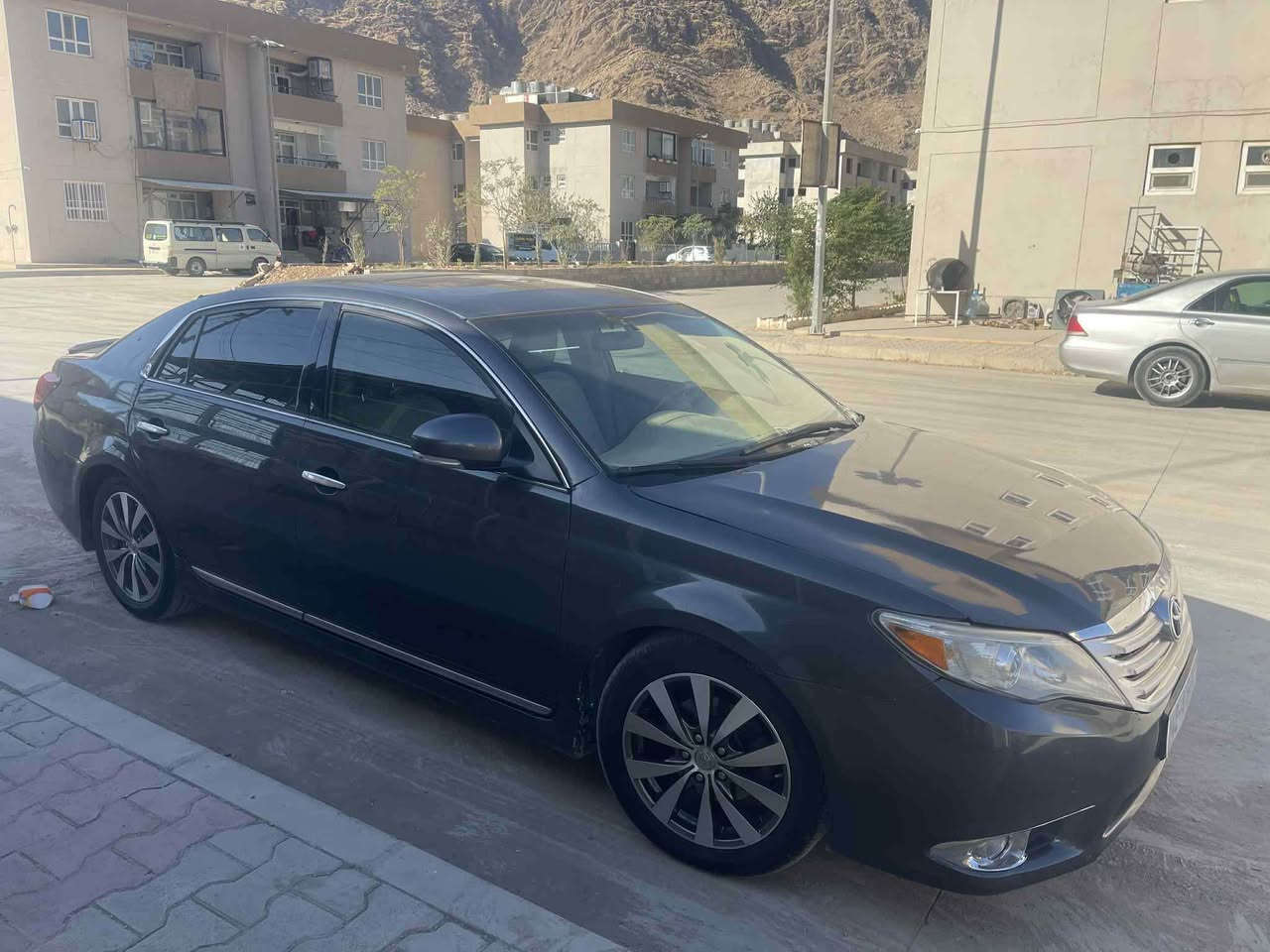 ئه ڤه لؤن ٢٠١١
براوه 
ره نگ نه وتي
ئه مريكي
به س به سمه نييه 
سلايت
ناو زه رد
٤تايه و ويلي لوكي بو كراوه 
گيرو مه كينه به شه رت 
چركه ي تيدا نييه
خازيي ئييتاليي له سه ره

Admin ♥️

*********** رانية, السليمانية
