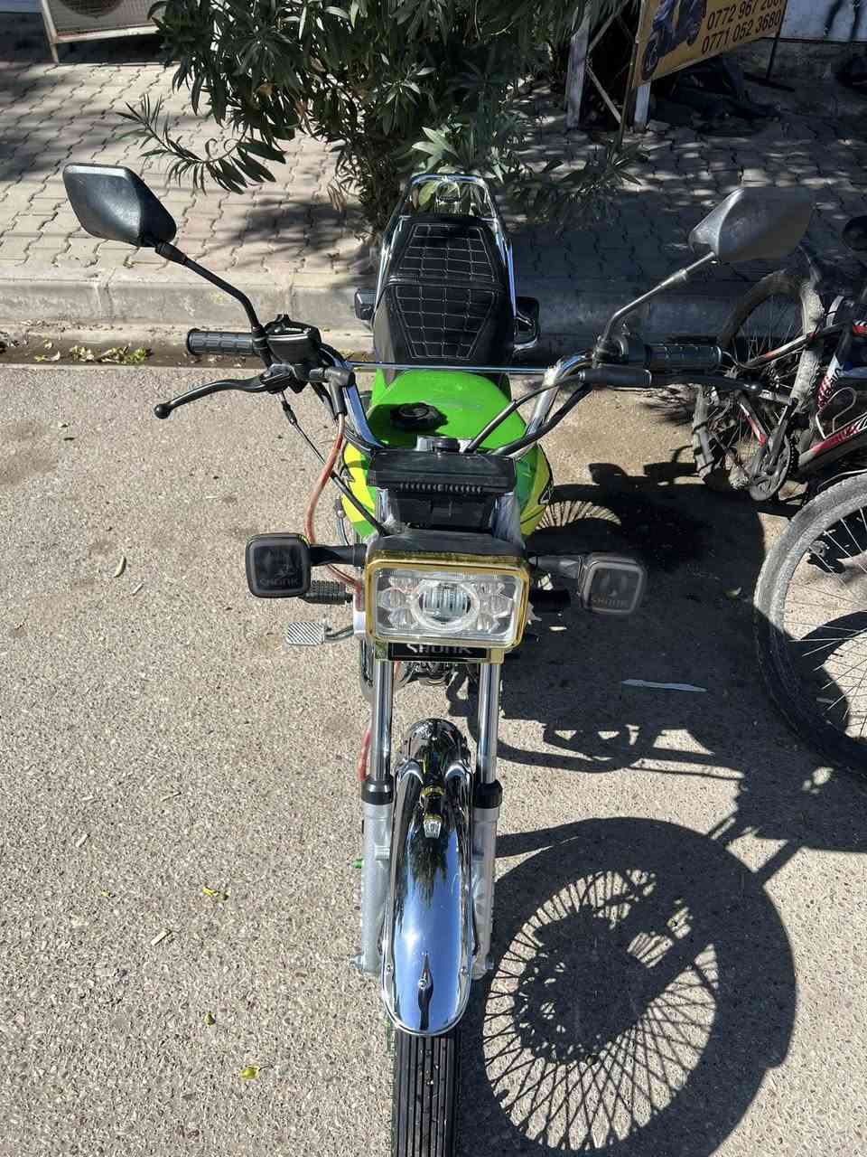 السلام عليكم دراجة للبيع سولنك 4 كير مديل 2025 دراجة مناقصه برغي واحد كامل مكمل منفيس موجود وياها ٤ سويجات بلادي كله على بلاد دراجة كل شي شغاله بي  سعرها مناسب 730 وبي مجال للطيبين ***********
