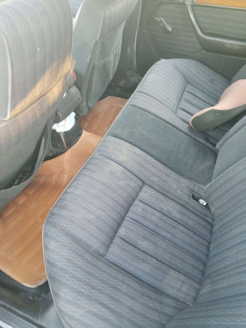 مارسدس دب موديل 87سنويه ل28وهزه جديده محرك وكير بطه 2ونص تبريد خير من الله جام شغال  تايرات جديده وباتري جديد السعر 68وبيه مجال للطيبين ويدلل اليجي مكان ديالى وات ساب ***********تلفون***********
