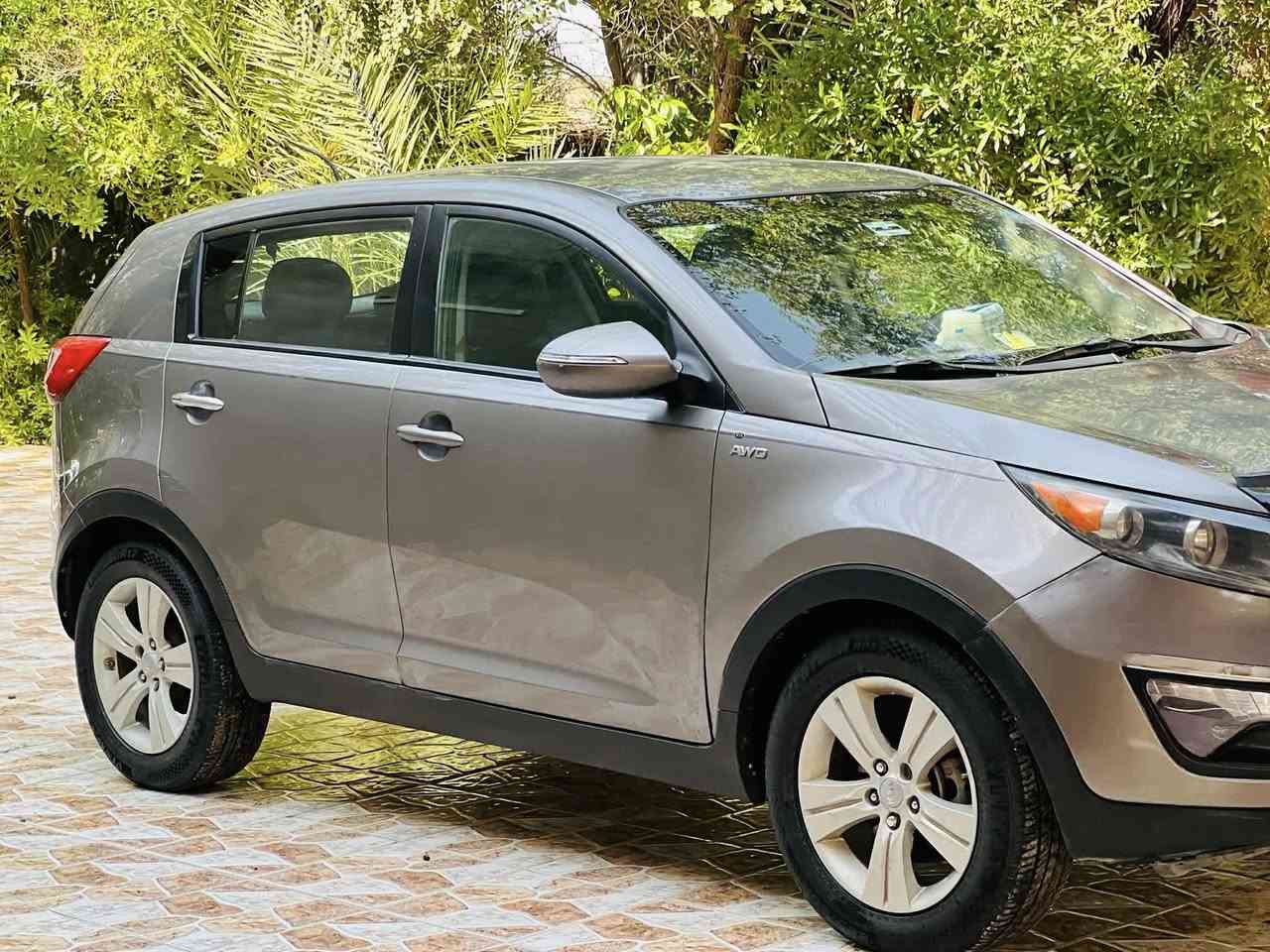 سلام عليكم
سبورتج موديل 2012رقم ديالى الجديد تحويل مباشر 
محرك دوش كير محرك مكفولات 
صدر جديد تخم تاير  السياره جاهزه  
ملاحظه//السياره بيهه قطعتين صبغ بدون دواخل ولباقي مكفول 

السعر 127

رقم تلفون ***********
مكان سياره ديالى
