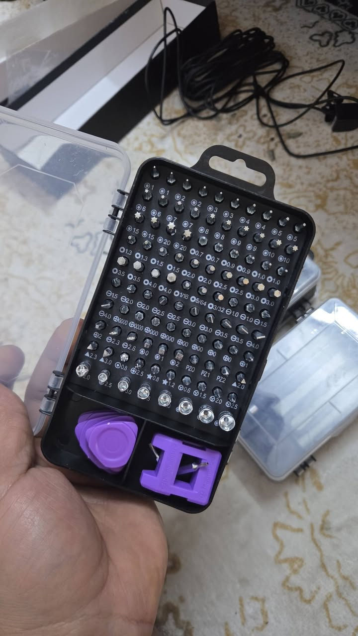 هارد من شركه leaxr 
M.2 الجيل الرابع حجم 1tb 

ساعه RGB قاعده صاج منفذ تايبسي

عدد احترافيه متكامله الكترونيات 

للتواصل خاص متوفر توصيل 
***********
