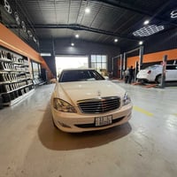 للبيع w221 موديل 2006 وارد يابان  ماشيه 157 الف  سياره جديده  بيها صبغ...
