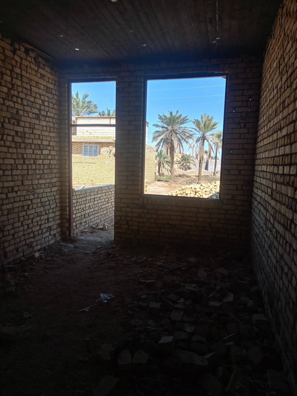 هيكل زراعي للبيع مساحة 200متر ثالث بيت عن الشارع العام يتكون من غرفتين وديوانية ومطبخ وصالة ومنور وحمام داخلي ناحية سديناوية نهايت السايدين السعر 80
للاستفسار ***********
