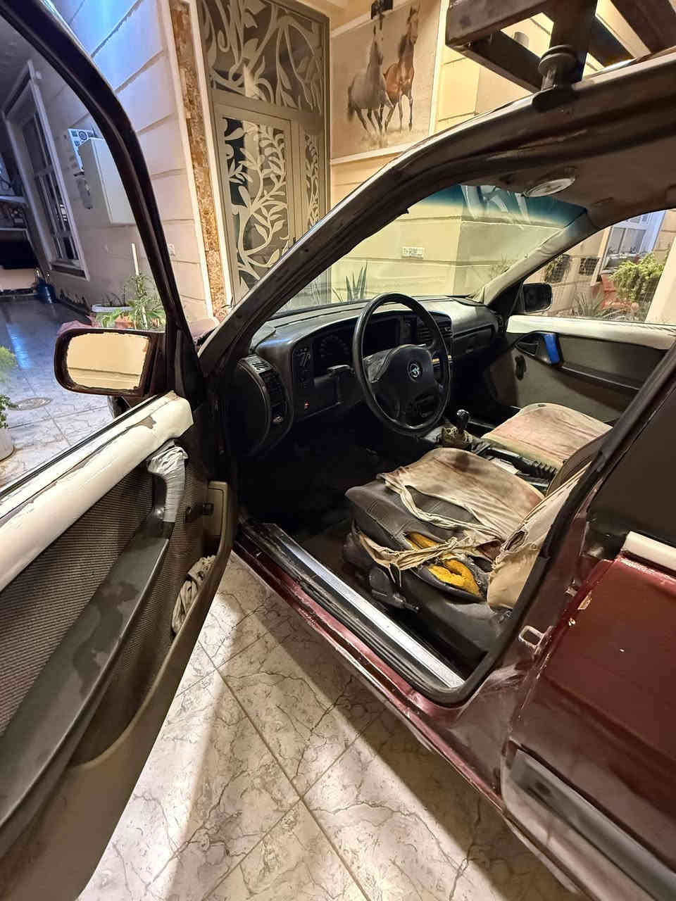 صالون اوبل اوميكا ١٩٨٩ 
رقم ديالى وبسمي تحويل ثاني يوم
لون احمر عنابي 
محرك 2000 
تايرات وباتري جدد 
بيهة طخه بلباب الخلفي موضحه بلصور 
يحتاج كهربائيات شكم شغلة 
وجامة السايق مكسورة 
ولباقي موضح بصور
المكان ديالى _ المقدادية
سعر 28 وبيهة مجال
***********
