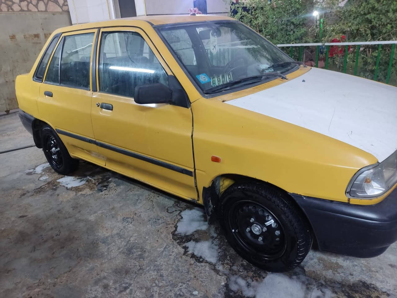 السلام عليكم سايبة موديل 2011 كير مكينة خير من الله سيارة كبل للشارع شواصي جديد رقم نكليزي مصفره. السعر 22 العنوان الشعلة ***********
