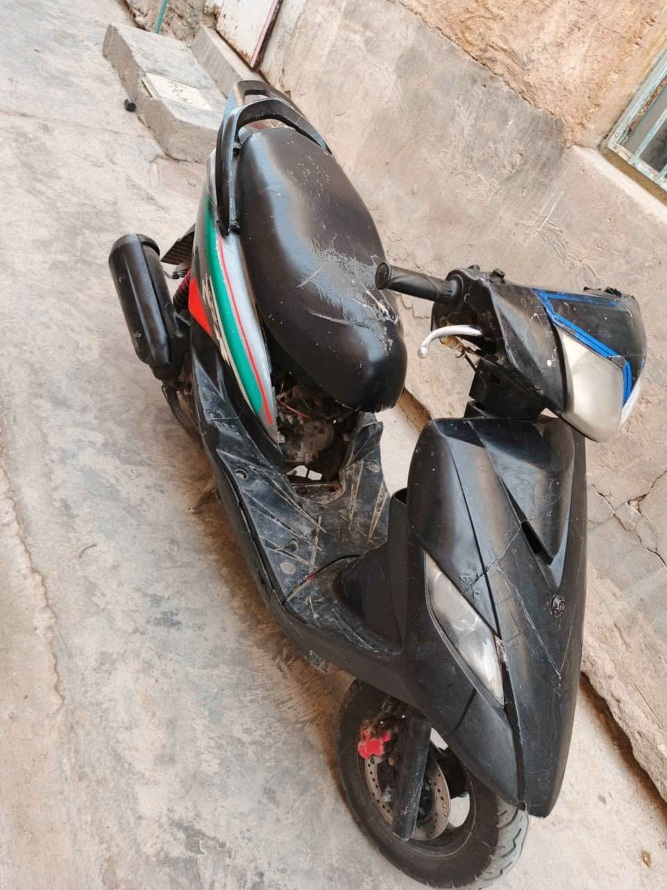 السلام عليكم
دراجه البيع 
سرعة 140
كهربائية كله شغاله نكره صلف او هندر يخرط 
مكان الفلوجه 
سعره 325
اتصال ***********
