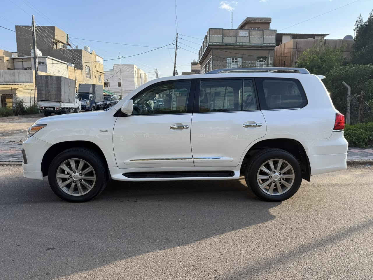 سلام عليكم لبيع او  مراوس بتاهو  لكزز 11 
بريم رقم نكليزي بسمي تحويل ثاني يوم 
موصفات سياره فول 1.1 مقبطه مواصفات 
فتحه داخل مشمشي المرغوب كشنات كهرباء الكل قياده الي صندوق كهرباء شفط ابواب 4 بصمه مكينه 8v   5700 مري شفط قلاب ويه بك كشنات خلفيه دكمه على كهرباء سياره محدثه بجم فقط 15 لايت شادلهم عدسات ام 500 دولار شاشه داخليه محدثه اندر ويد اصلي دركه شادلها مال 21 سياره بيها طخه شبر جملغ خلفي وباب خلفي مفتوح فقط تعيار سياره والباقي كفاله من كلشي شرط الف ما تصرف عليه تخم تاير شادلها بل جيس 
تبريد ثلج وبها ثلاجه وسياره سوبر سبورت يعني طيران مسافه مقطوعه 137 الف وين ما جكات تصعد وتنزل تريد روح افحص سعر 32 الف يعني 3 شدات و 20 ورقه وبها مجال  مكان بغداد كاظميه 
***********
***********
