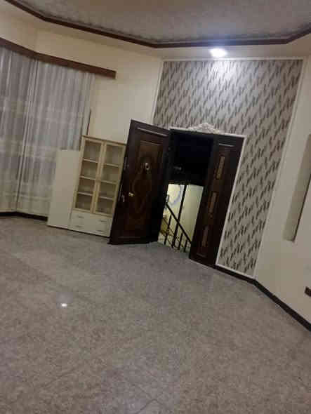 375 متر طابقين للأيجار
موقع قادسية الثانية قرب جامع الهدى وحديقة السلام 
محتواه
طابق اول 
حديقة جانبية 125 متر + كراج يتسع 3 سيارات + استقبال + مطبخين حار بارد+ غرفة نوم+ صحيات داخليه وخارجية 
محتواه
طابق الثاني 
3 غرف نوم + مطبخ + صحيات 
البيت نظام دكتات 
متاح تصوير للبيت 
ايجاره 500 الف قفل + مي والكهرباء على صاحب العقار
تواصل واتساب ***********
