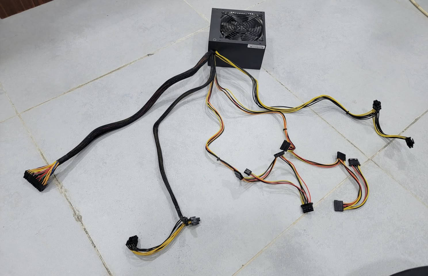 باور سبلاي 600w من زكماتك مستخدم للبيع

السلام عليكم

المواصفات موضحة بالصور
 تصنيفه 80 plus white
لا مفتوح ولا مصلح ولا عطلان.
سبب البيع : طورت كارتي و احتاج بور اقوة
 
و نصيحة اذا الكارتك يسحب اكثر من 175 واط لا تاخذه لان الكارت يخرجله كيبل واحد متفرع وليس كيبلين مثل ما موضح. 
(معلوماتي مصدرها جيميناي بعد الله اعلم)

سعر 55 الف شامل التوصيل.
اذا مهتم بالشراء الرجاء تفضل خاض.


**إذا كنت صاحب هذا الإعلان وتريد حذفه لأي سبب، رجاءا أرسل رسالة إلى الدعم الفني**