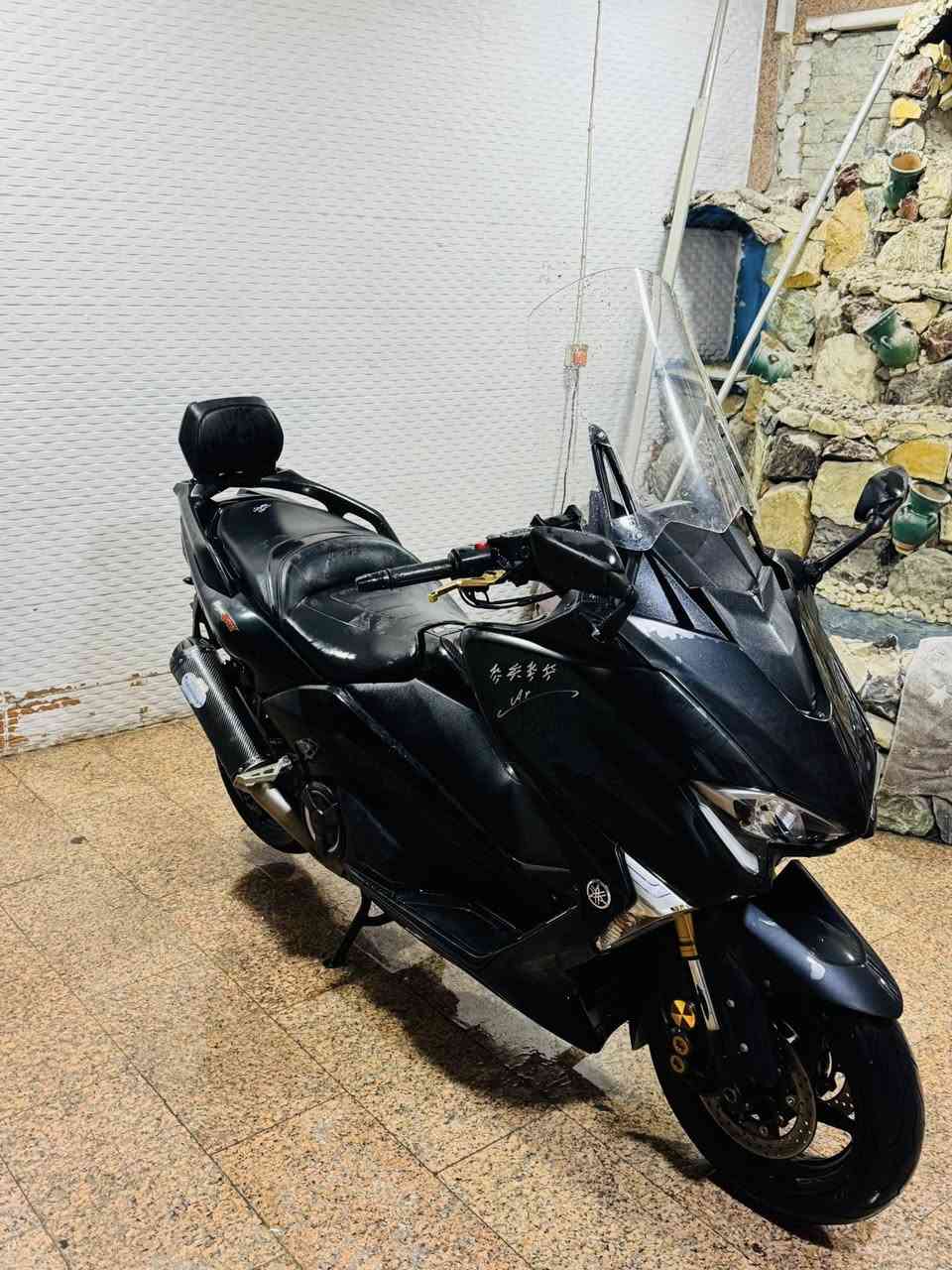 سلام عليكم   YAMAHA 🇯🇵 DX 2019 TAMXدراجه  معروفه مواصفات DX مثبت سرعه    نضام S+T نضام ABS تدفئه يدات +كشنات الجامه تصعد وتنزل بيها يدات رياضي وطلاعات وسايد بريك رياضي وستان وعضمات رياضي بيها قطع كربون اصلي /مكاني بغداد ولسعر خاص***********
