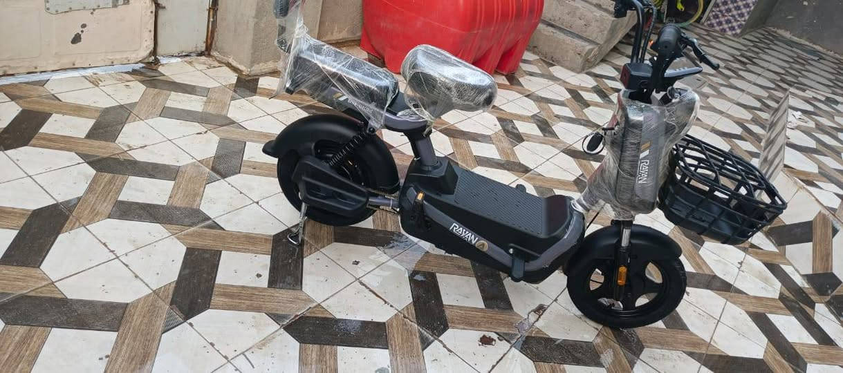 دراجه للبيع حجم ١٤
مستعمل خمس اشهر
العطل الوحيد الشاحنه
السعر 200وبي مجال شي قليل
للتواصل فقط على الرقم ***********
