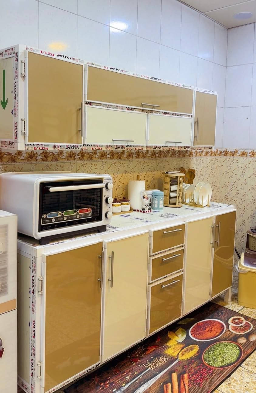 السلام عليكم غراض بيت للبيع نضيفات كلش
كاونتر مترين ونص وسنك متر ونص جديد بعده بل جيس 

تخومه عددٍ ثنين واحد رصاصي واحد زيتوني نضيفات كلش 

طبلات  العنوان الزعفرانية ***********
