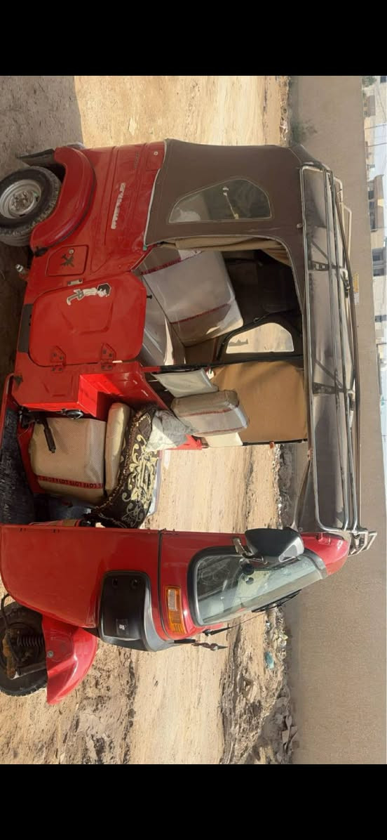 السلام عليكم تكتك للبيع موديل ٢٢ رقم وسنويه بسمي تكتك كفاله عامه  ***********
