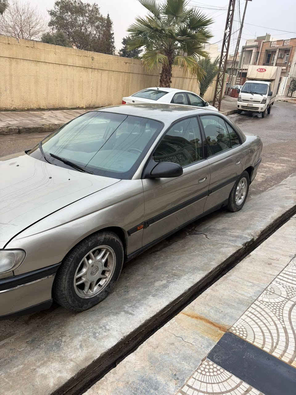 اسلام وعليكم اوبل اوميكة ١٩٩٩ مكينة ٢٥٠٠ اسيارة بدون صبغ السعر ٥٥ وبي مجال ***********
