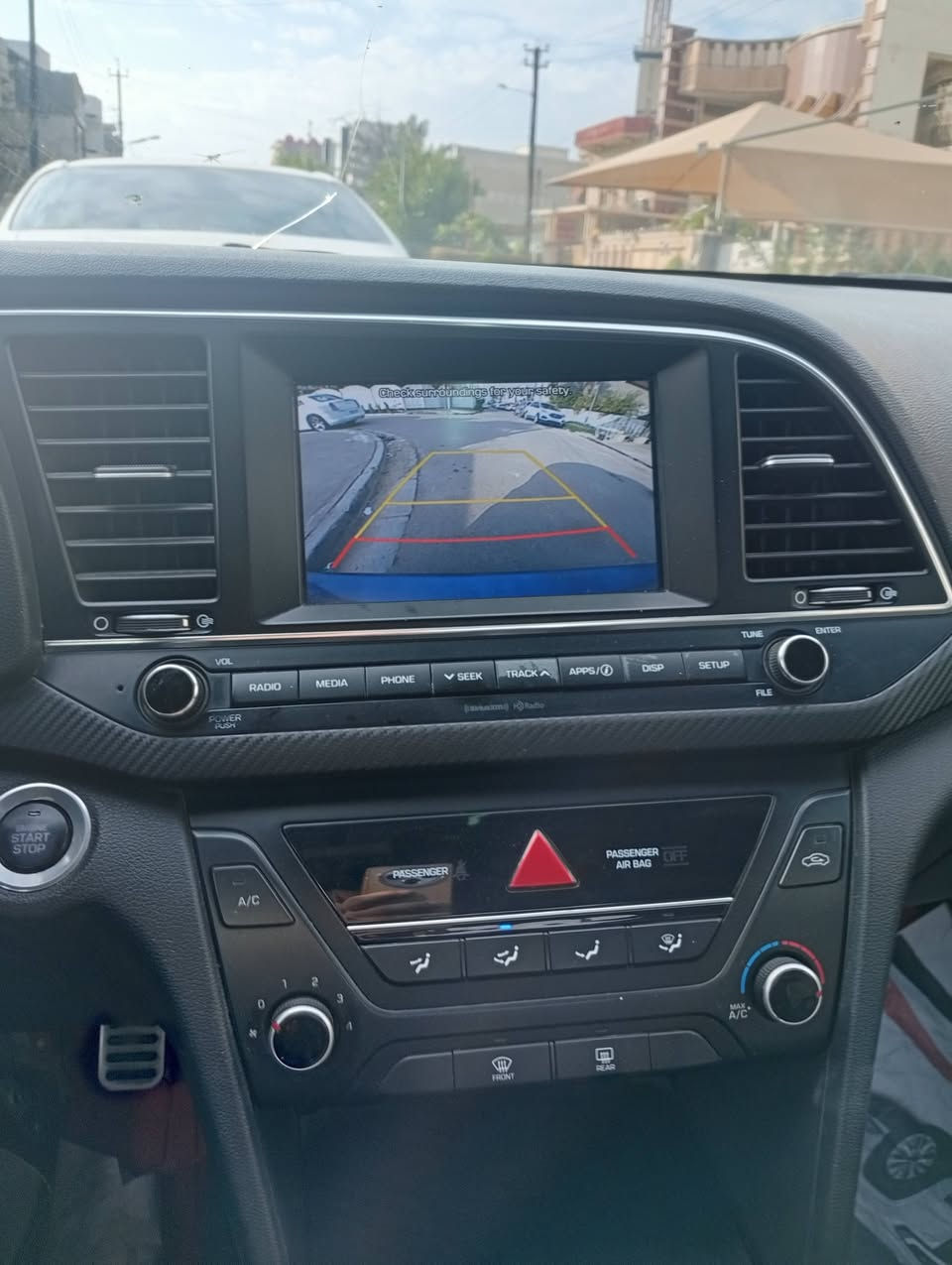 النترا موديل 2018  sport محرك تيربو بيه 3 قطع السيارة كامله تخم تأير جديد فقط دبلات اماميه 
المواصفات 
نقطه عمياء 
تدفئ بالكشنات
فتحه سقف 
كاميرا خلفيه 
بصمه
للبيع او مراوس للاستفسار ***********
السعر 120 وبيه مجال
