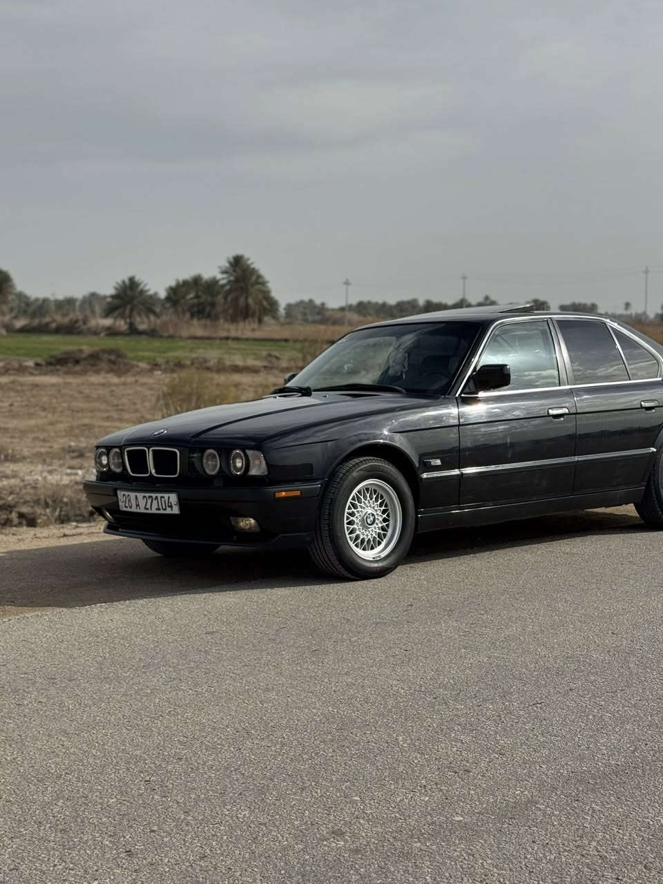 سلام عليكم بي ام موديل 91 مكفولة من ضربة صبغ جماليه فقط محرك والااكسن شرط535 مفتوح بيها منضومه غاز بأسمي  تحويل ثاني يوم سعر 75 وبية مجال مكاني النجف الاشرف *********** بية وات ساب ابيع بدون مراوس والا قصد
