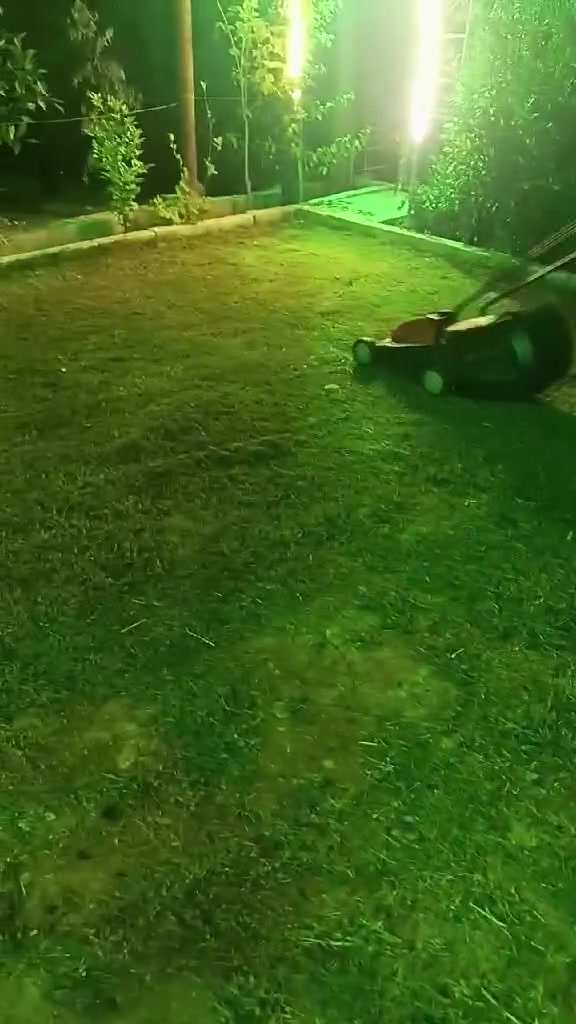 سلام عليكم الي يريد يكص ثيل مال حديقه اني اشتغل
عنوان خانقين رقم ***********
