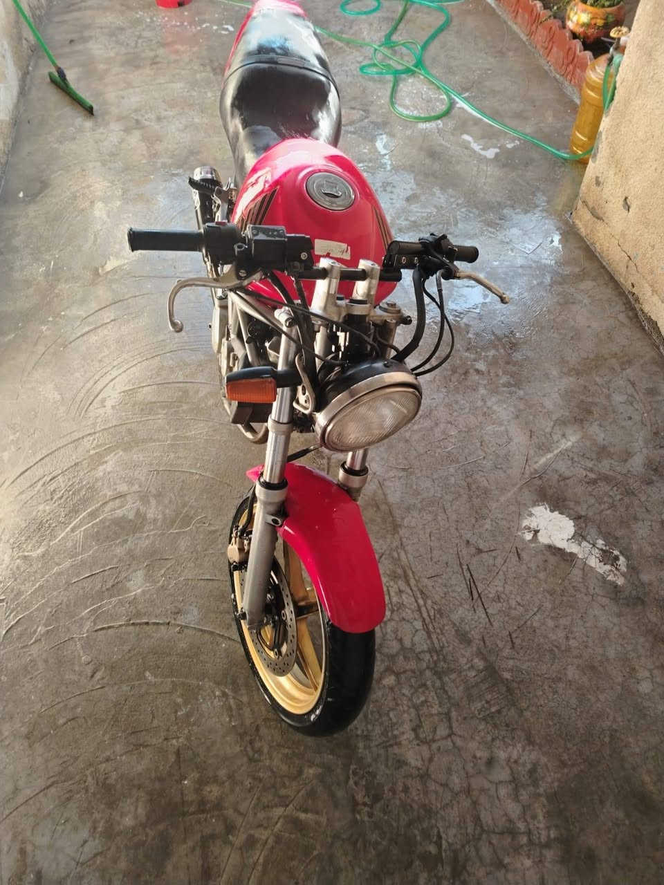 سلام عليكم دراجه مال حاويه مكفوله كفاله عامه
مكاني بغداد السيديه 
السعر1400 
للتواصل***********
