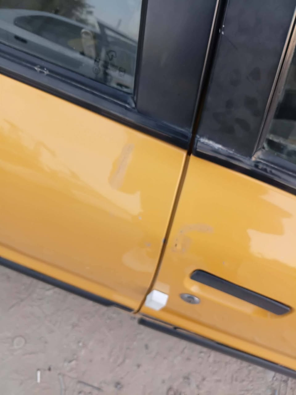 السلام عليكم  بيع مستعجل سياره سمند موديل 11ناطق السياره مكفوله من كلشي بس باب وحده بيه بارد الدواخل أي ضربه ما بيهن السياره جديده كير محرك التبريد ثلج العنوان بابل حله شارع أمام علي سعر 32 وبيها مجال بيع مستعجل ***********
